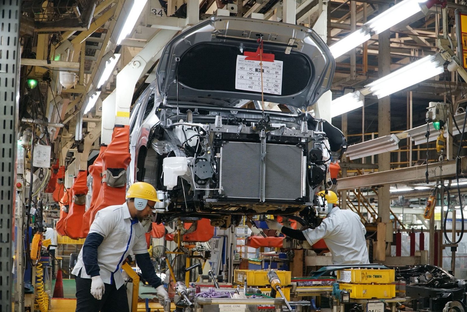 Unik Banget, Melihat Kijang Innova Reborn dan Zenix Dibikin Bareng