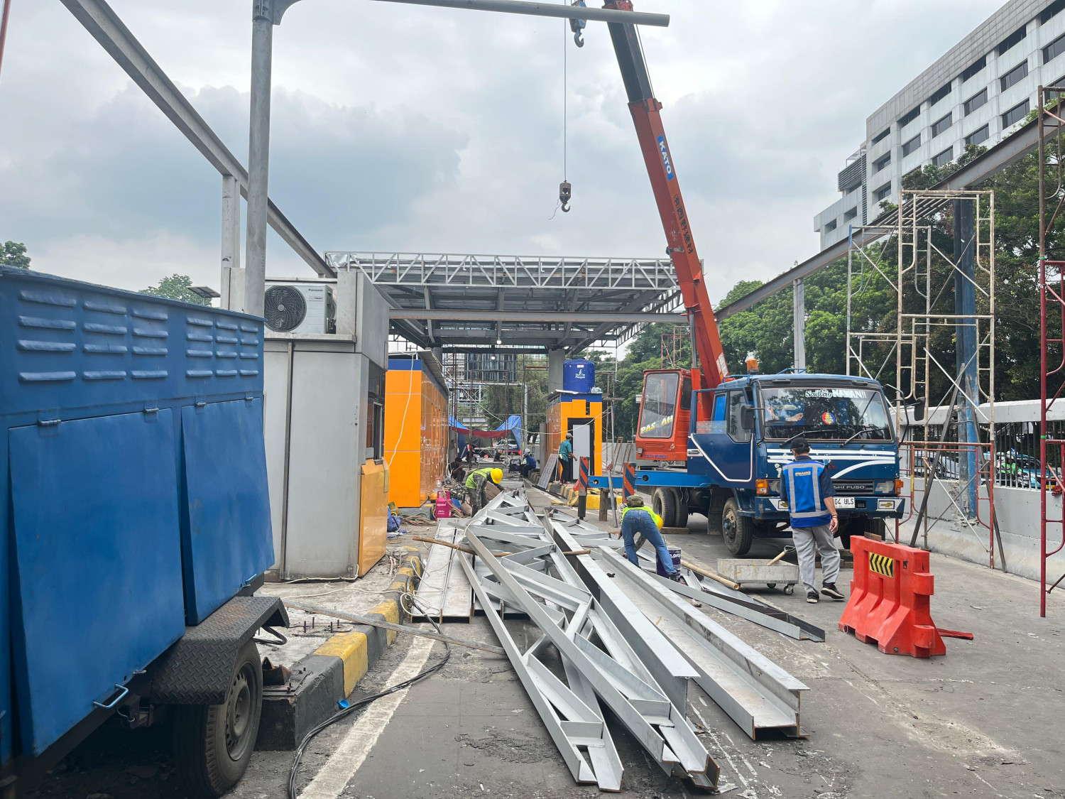 Belum Bisa Dilalui, Ini Target Perbaikan Gerbang Tol Cawang-Tomang-Pluit