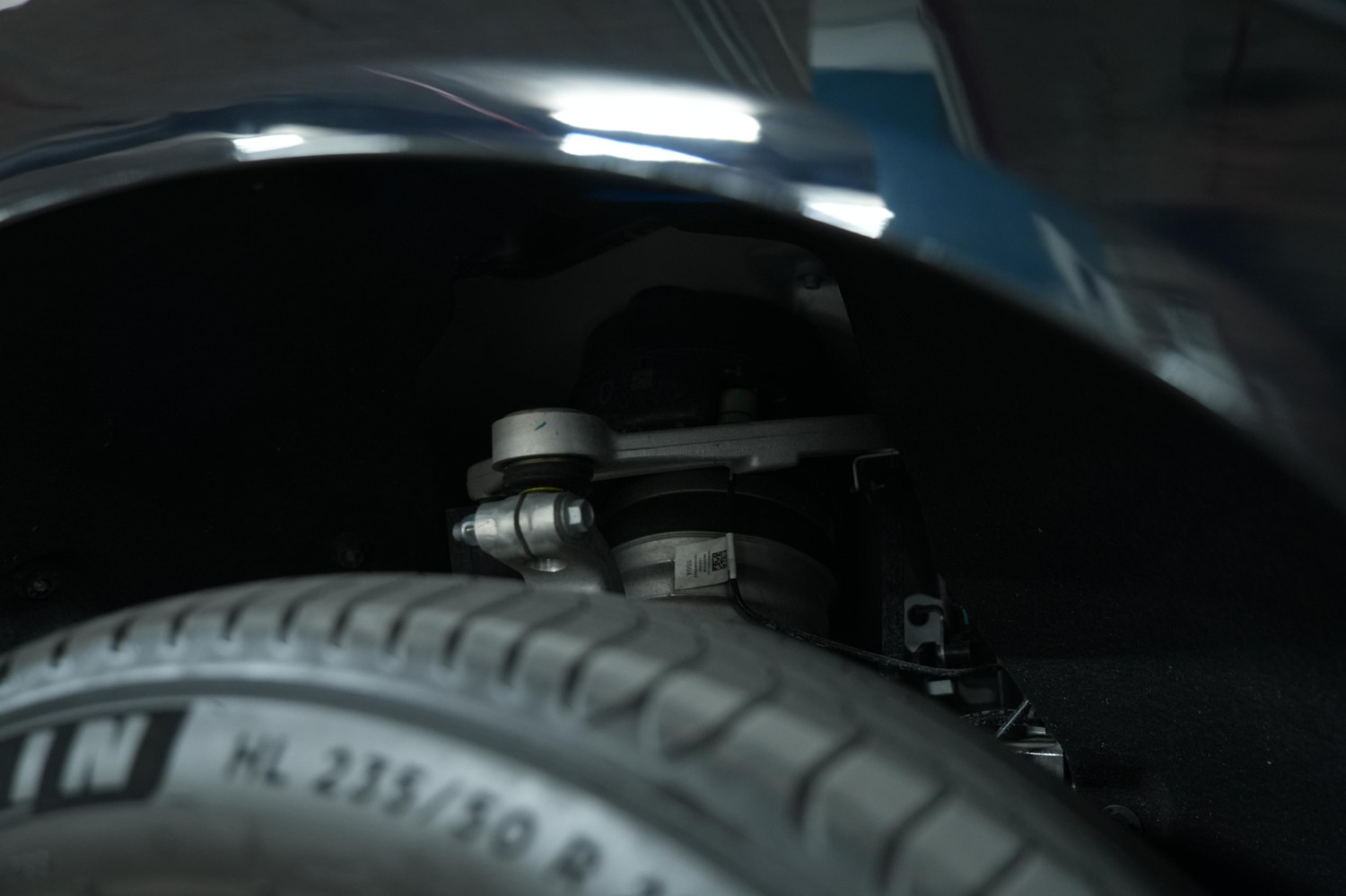 Kenyamanan XPENG X9 Tiada Tanding, Berkat Satu Komponen Istimewa Ini