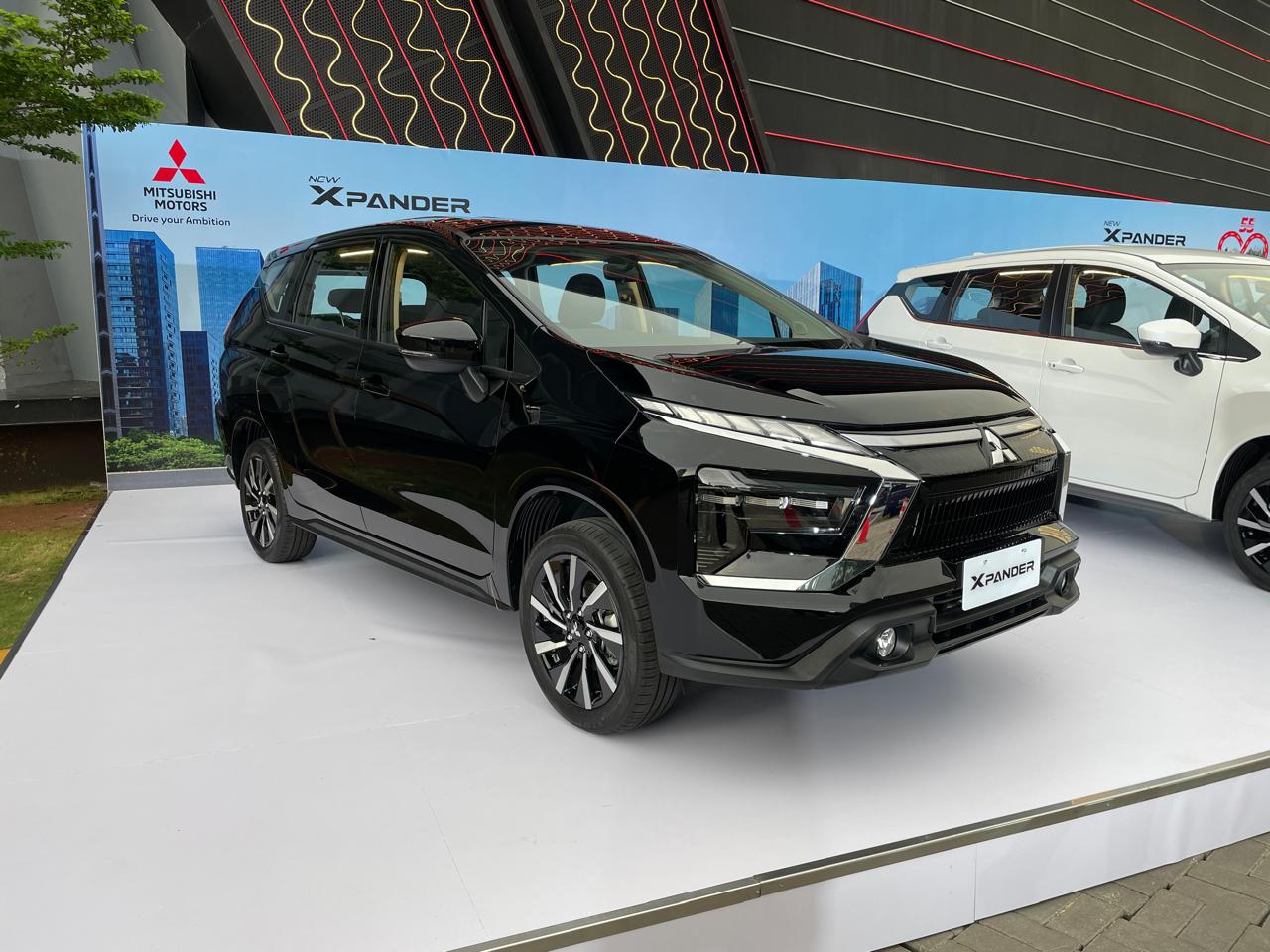 Mitsubishi, Ini Tiga Pilihan Warna Bodi Mitsubishi Xpander Exceed Tourer