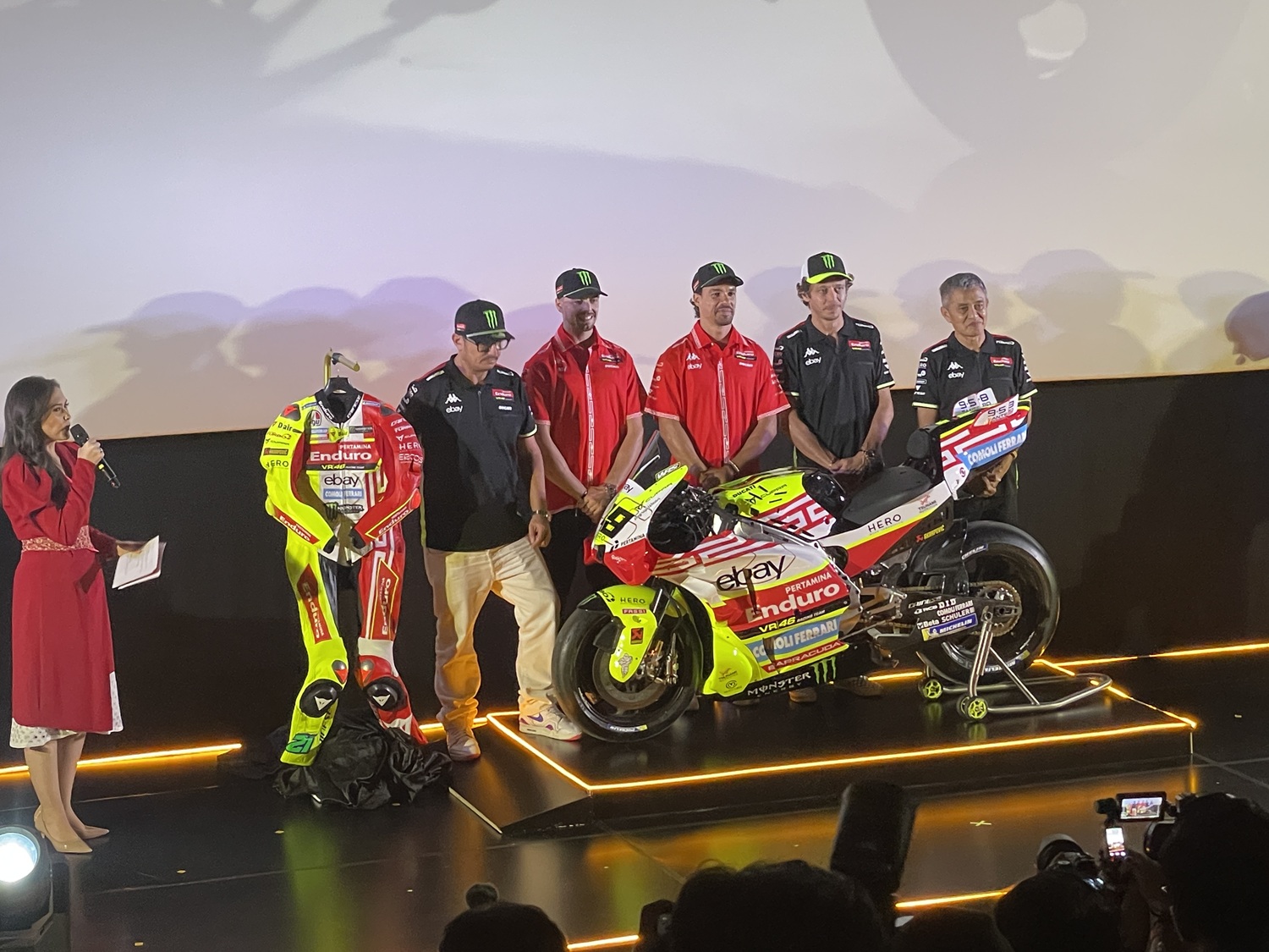 Valentino Rossi, MotoGP, Disaksikan Valentino Rossi , Ini Makna Livery Spesial Motor MotoGP Pertamina Enduro VR46 di Mandalika