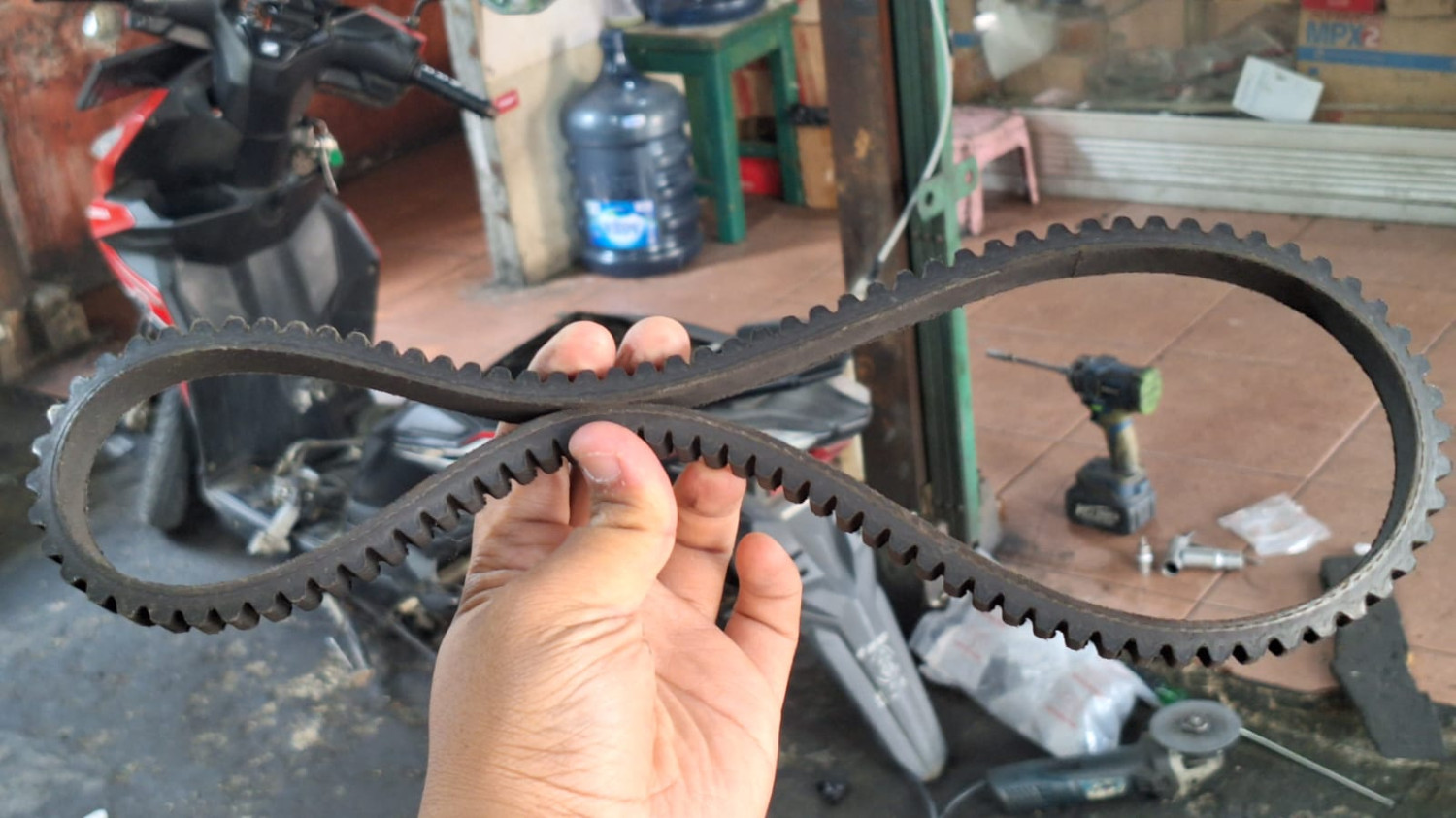 Awas Putus Di jalan, Ini Bahayanya Pakai V-belt Palsu di Motor Matic