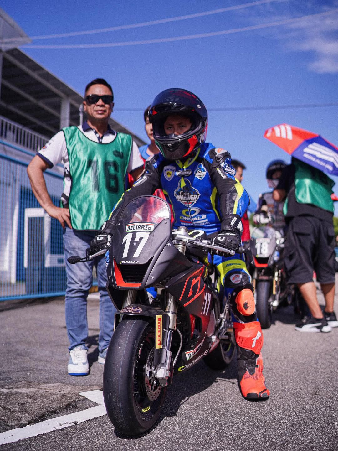 Mengintip Serunya FIM MiniGP Indonesia 2025, Pembalap Cilik Tirukan Elbow Down Ala Marquez