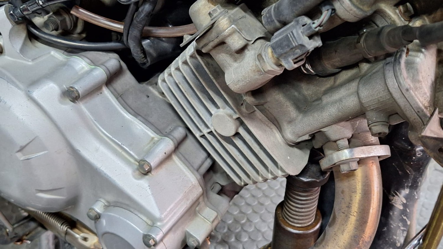 Ramai Blok Silinder Motor Radiator Tapi Punya Sirip, Ini Kelebihannya