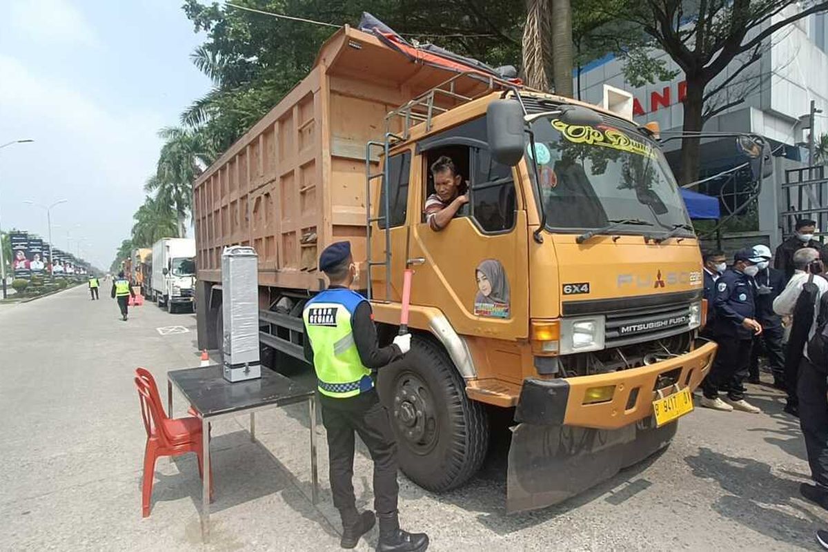 Gawat, Puluhan Truk Yang Akan Keluar Kawasan Industri Cikande Terpapar Radiasi Cesium-137