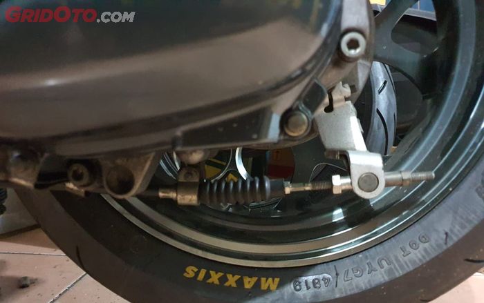 Ini Biang Keladi Penyebab Tuas Rem Kiri Vespa Matic Menjadi Keras