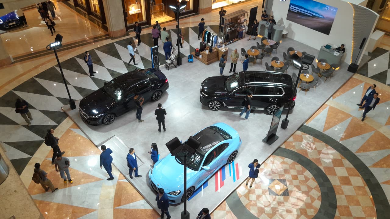 BMW Group Gelar Exhibition di Plaza Senayan, Tawarkan Mobil Baru dan Layanan Gratis