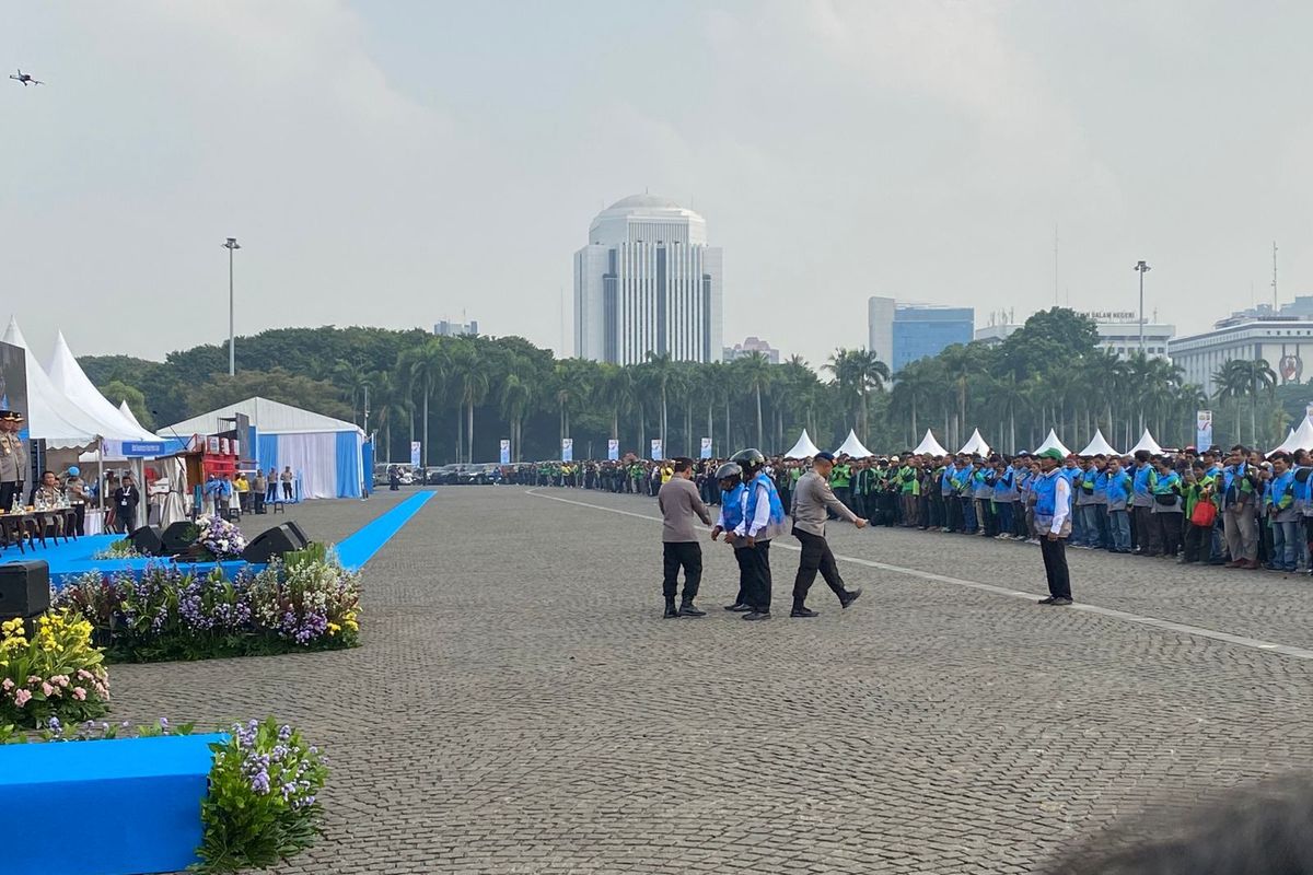 Waspada Ada 400 Ribu Ojol Informan Polisi, Ciri-ciri Pakai Rompi Biru