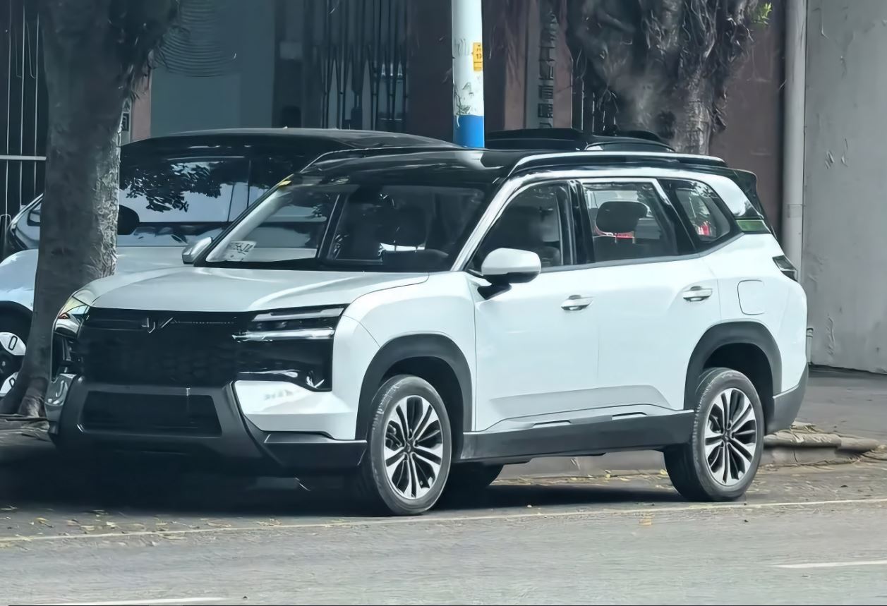 Mitsubishi Destinator Waspada, Ini Penampakan SUV 7-Seater Baru dari Wuling