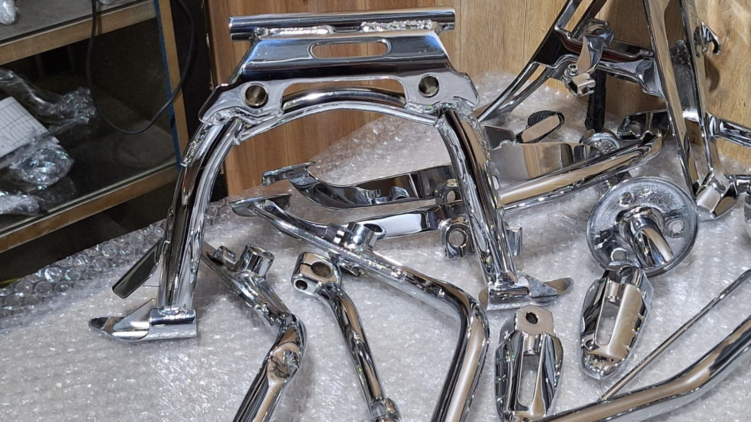 Beginilah Cara Mudah Menjaga Kinclong Part Chrome Di Motor Bekas