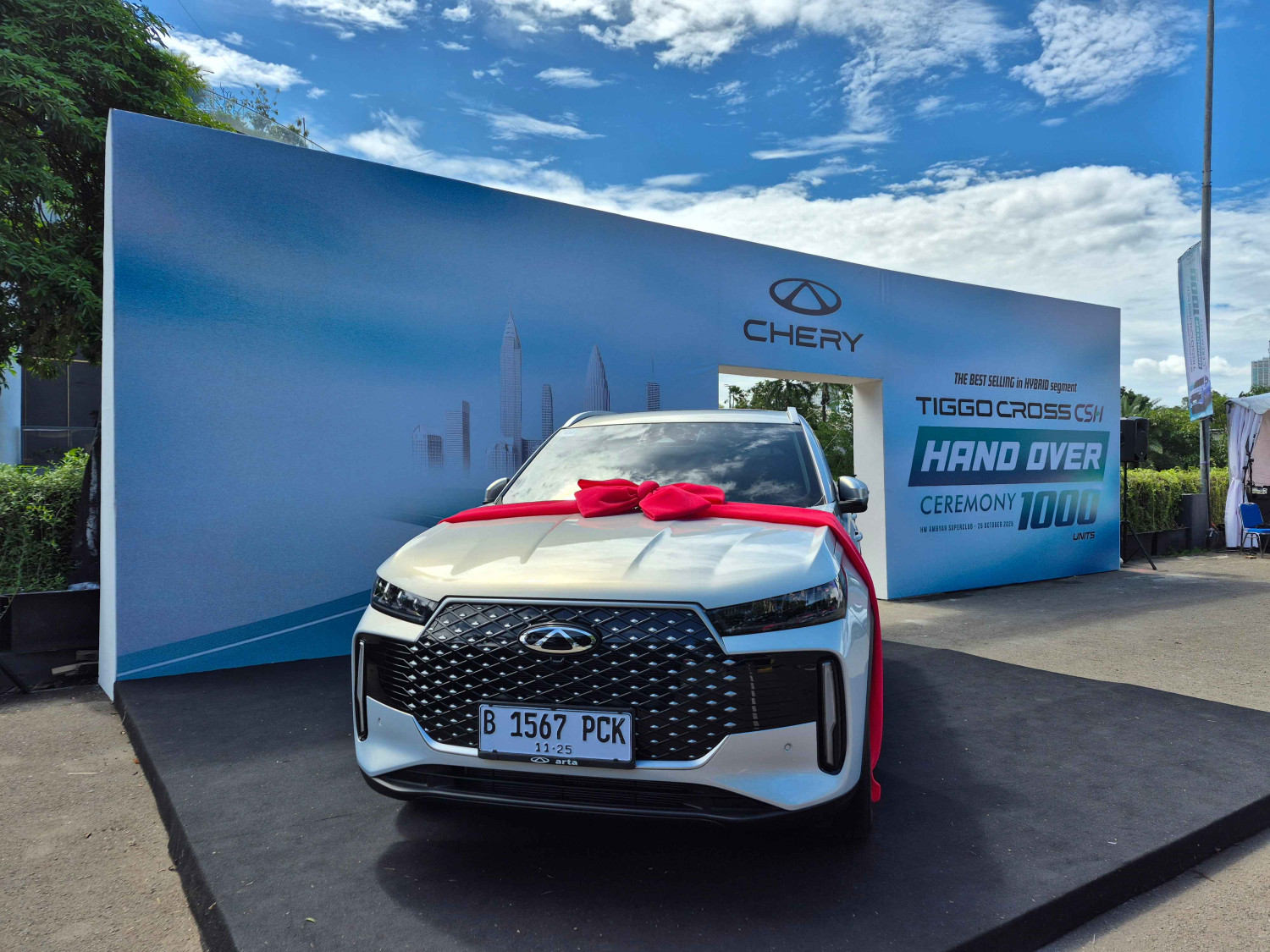 Laris Manis, Chery Serahkan 1.000 Unit Tiggo Cross CSH ke Konsumen
