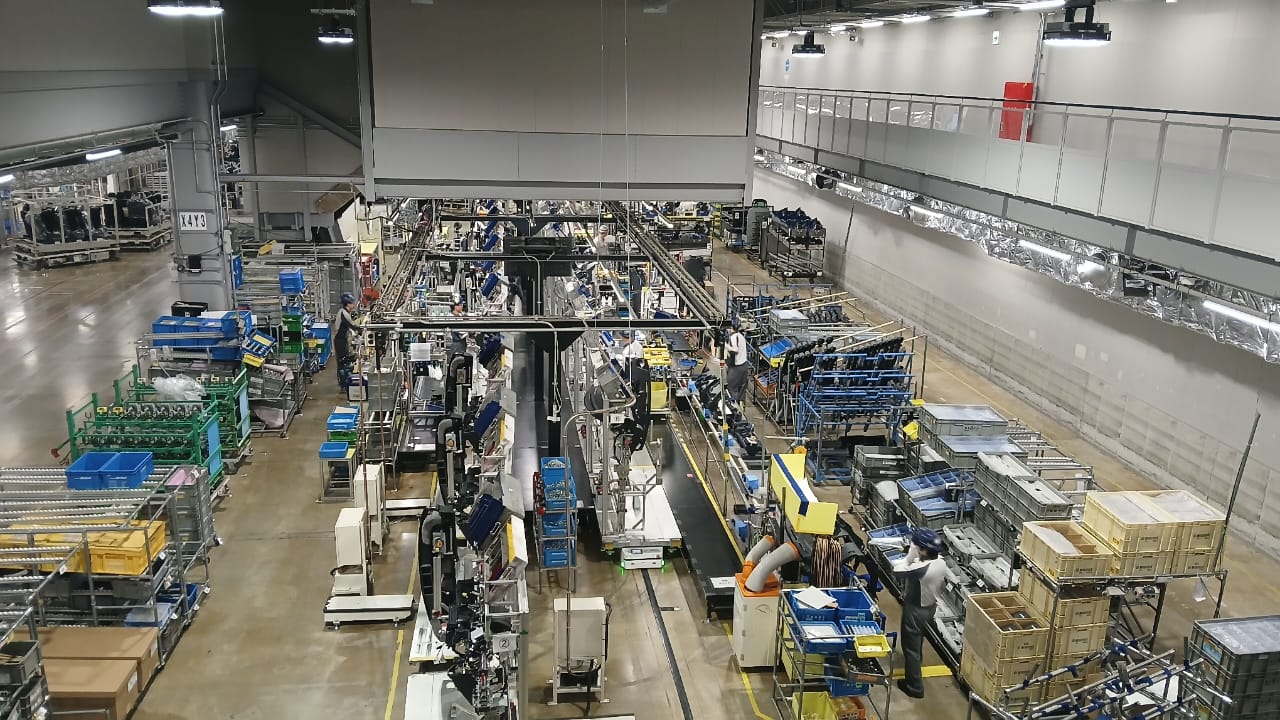 Sistem Robotik Pabrik Daihatsu di Kyoto, Produksi Mobil Tiap 54 Detik