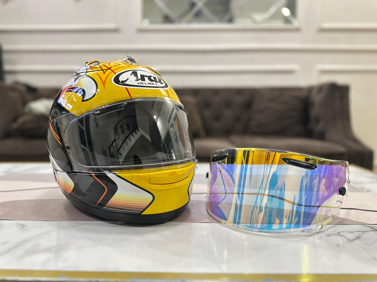 Helm Arai Makin Ganteng Maksimal, GMA CLEAN Punya Visor Iridium Teknologi Photocrmoic