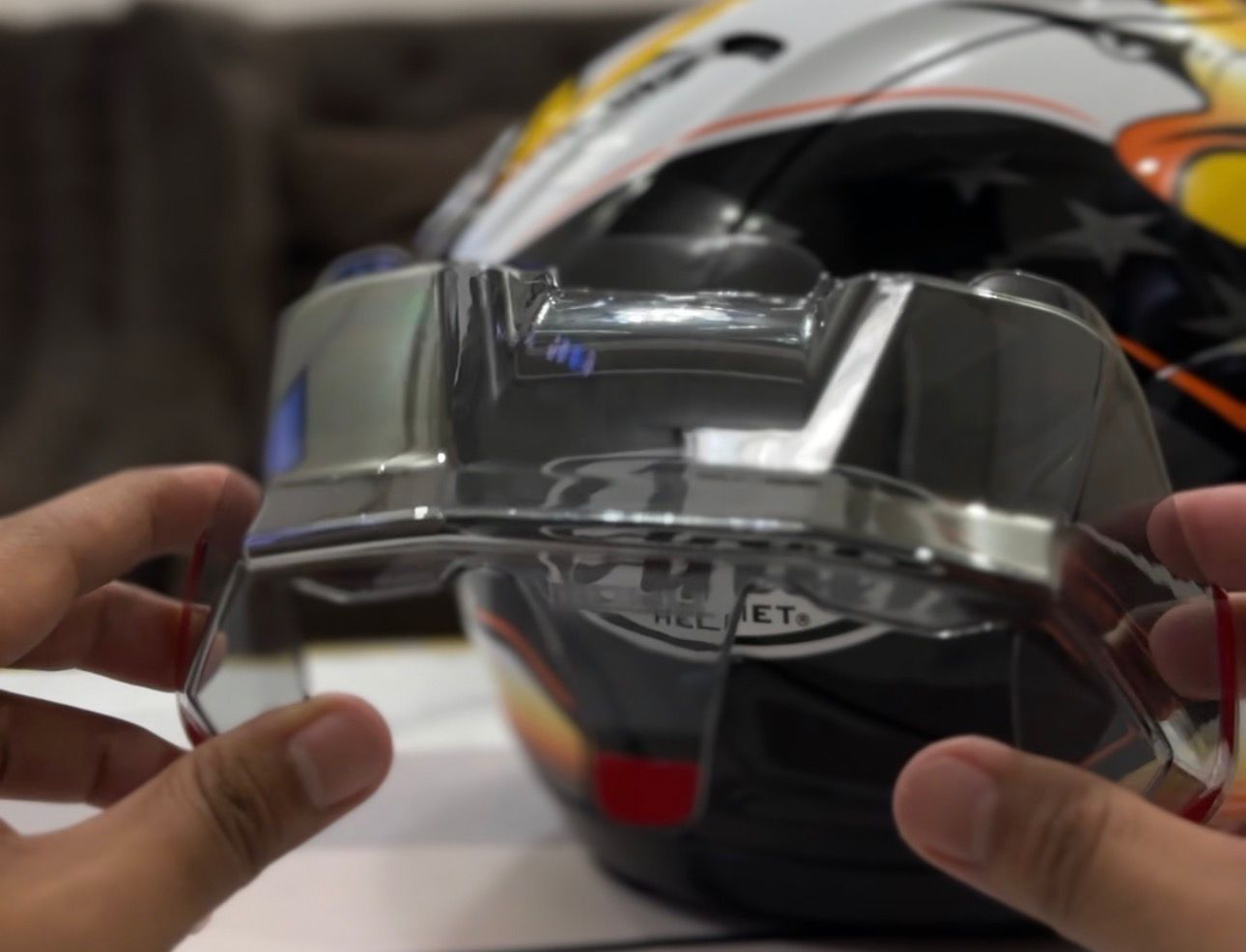 Helm Arai Makin Ganteng Maksimal, GMA CLEAN Punya Visor Iridium Teknologi Photocrmoic