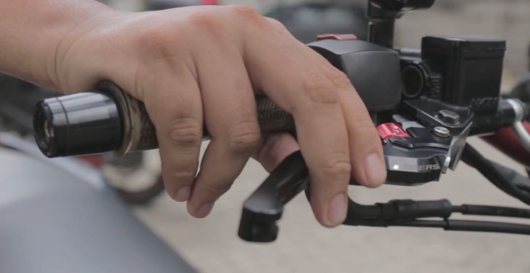 Hindari Menahan Gas Motor Matic Ketika Macet, Bikin Komponen Ini Cepat Aus