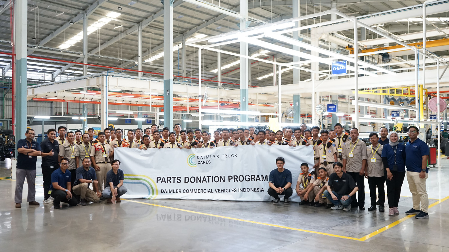 Mercedes-Benz, DCVI Dukung Pendidikan Vokasi, Sumbang Mesin Bus Mercedes-Benz Sampai Pelatihan Teknis Siswa SMK