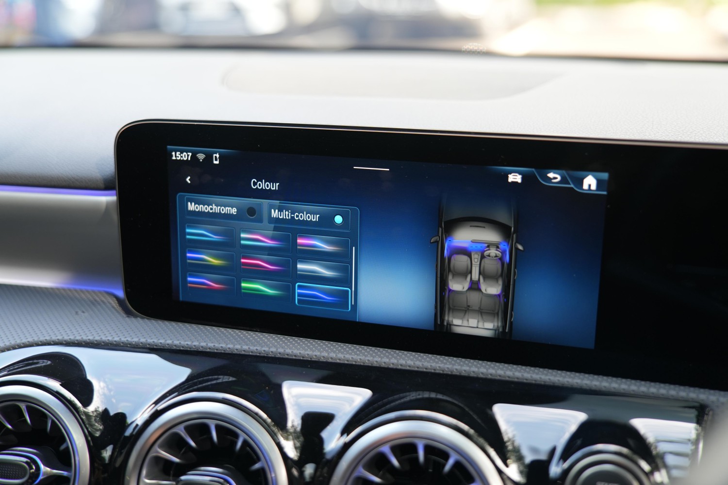 Ambient Light Mercedes-Benz A200, Serasa Berada Di Dalam C-Class