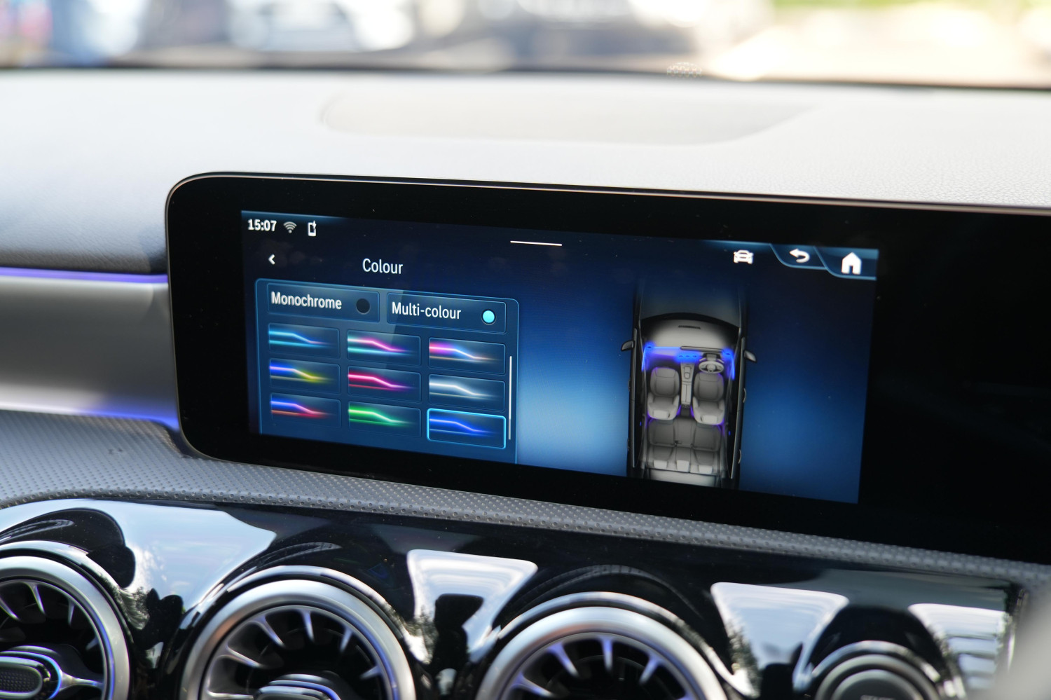 Ambient Light Mercedes-Benz A200, Serasa Berada Di Dalam C-Class