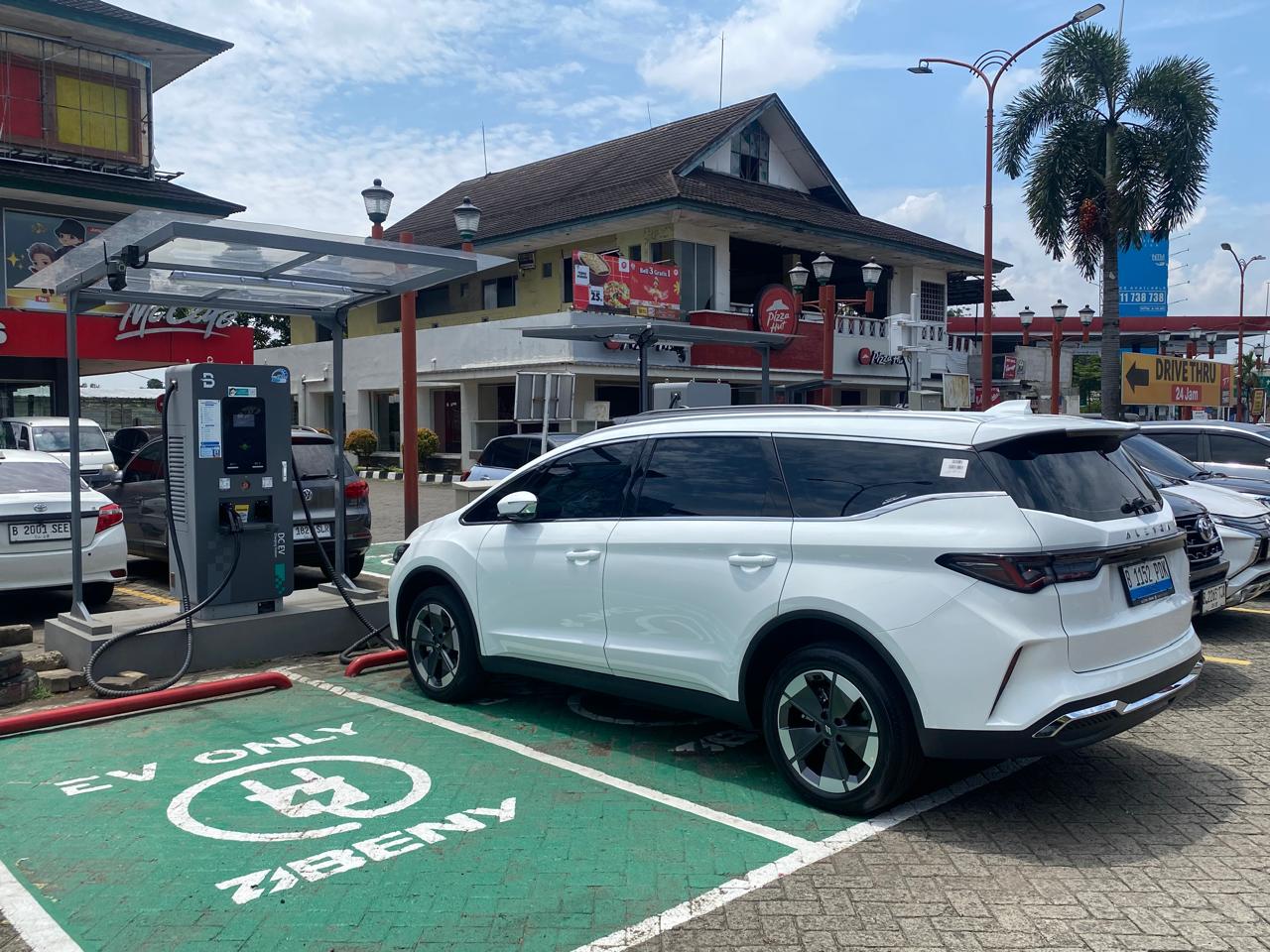 Pasar Mobil Hybrid Lagi Naik, Aletra Minat Produksi Tahun ini?