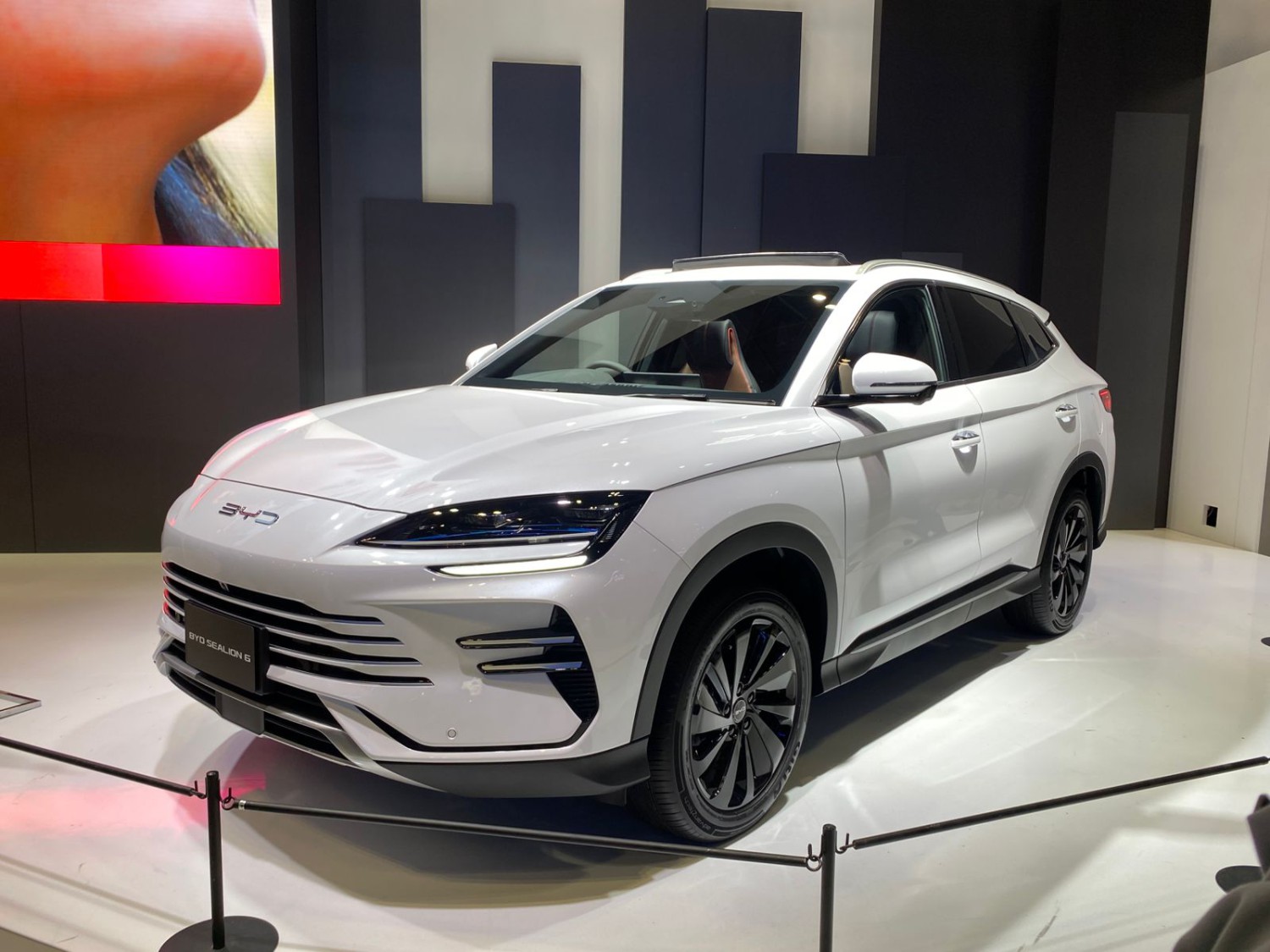 Jadi Lawan Sepadan, Ini Tenaga BYD Sealion 6 DM-i VS Chery Tiggo 8 CSH