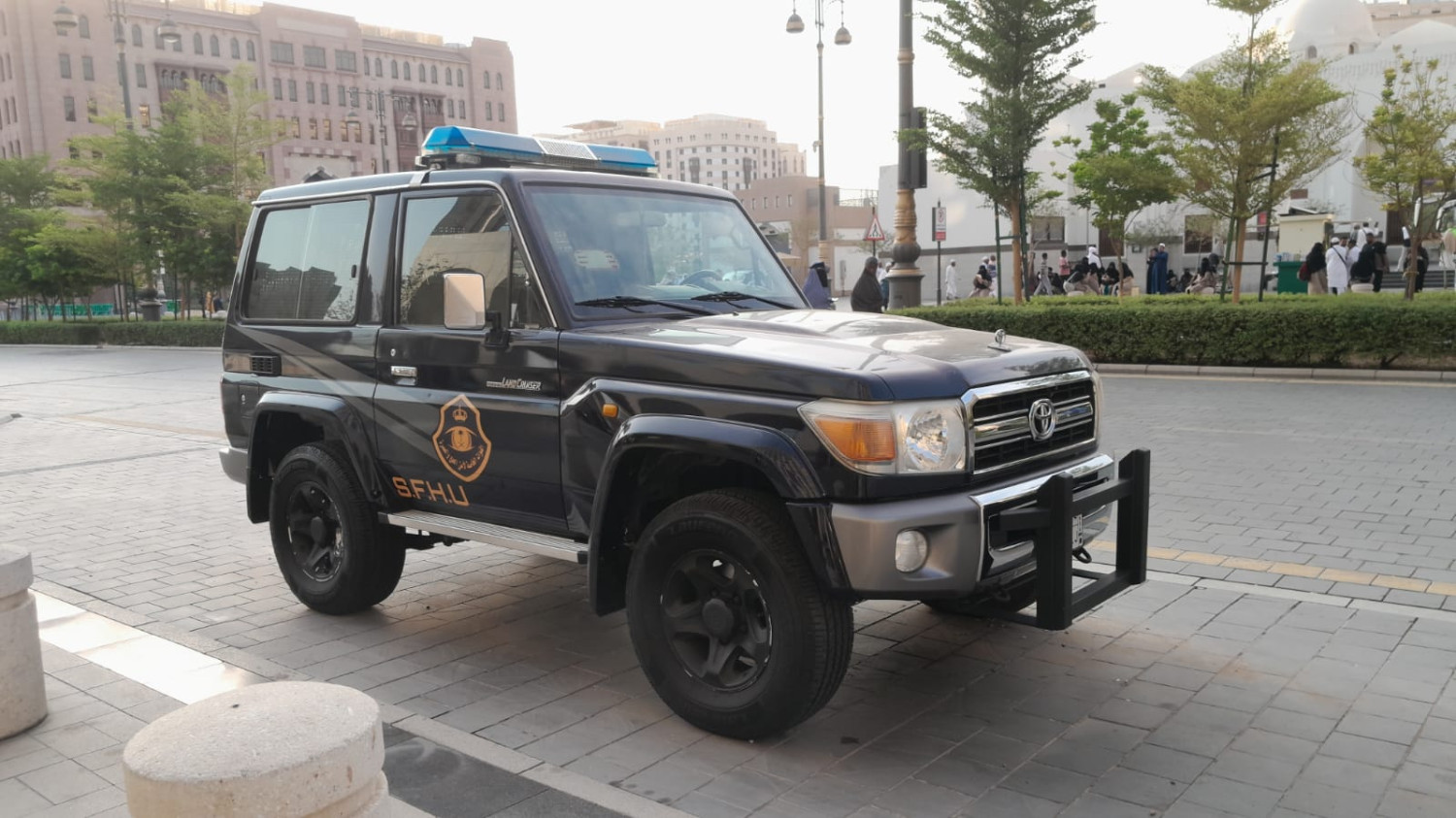 Umrah Tak Hanya Ibadah, Jamaah Adira Terkesima  Mobil Ikonik di Madinah