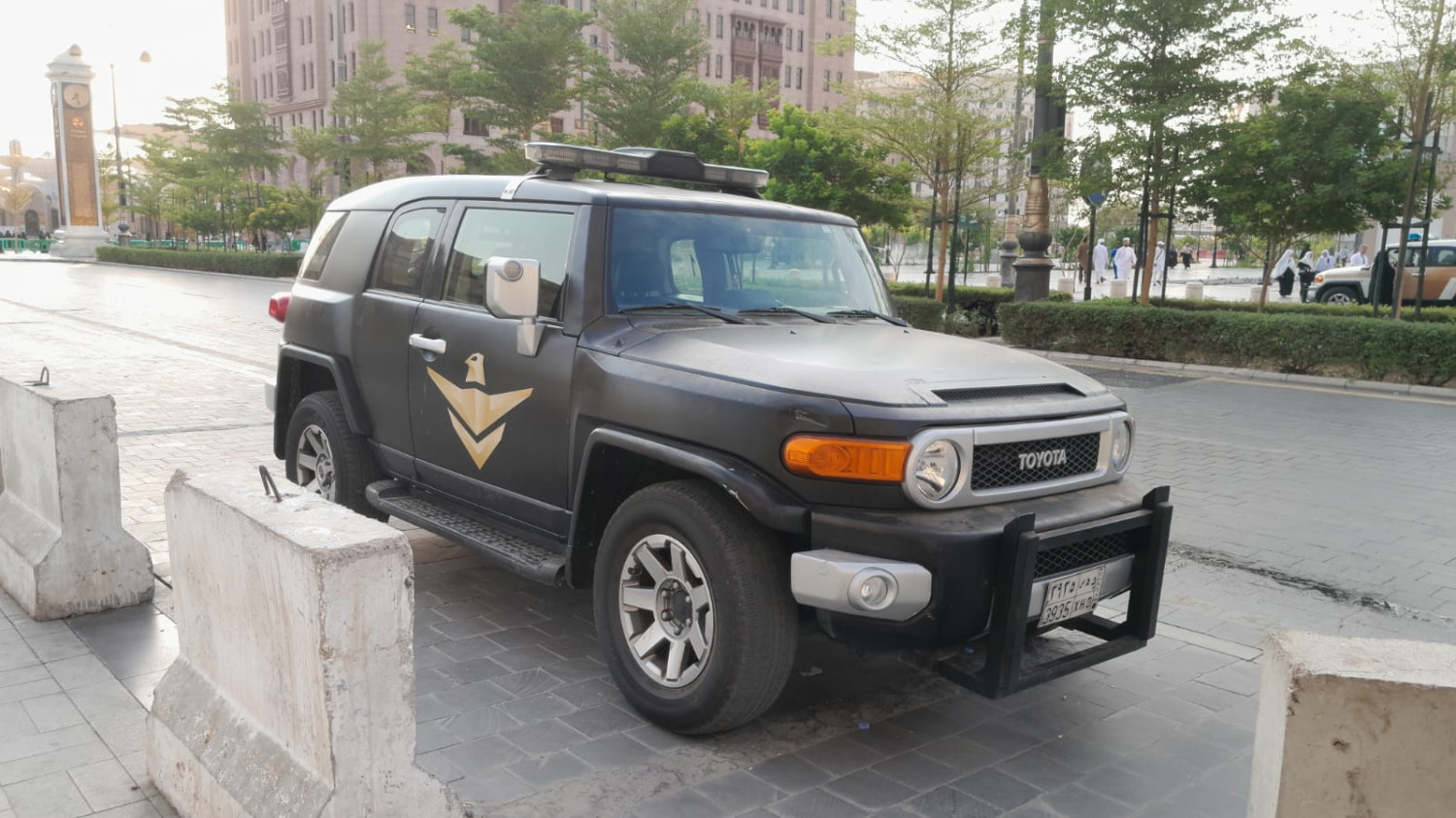 Umrah Tak Hanya Ibadah, Jamaah Adira Terkesima  Mobil Ikonik di Madinah