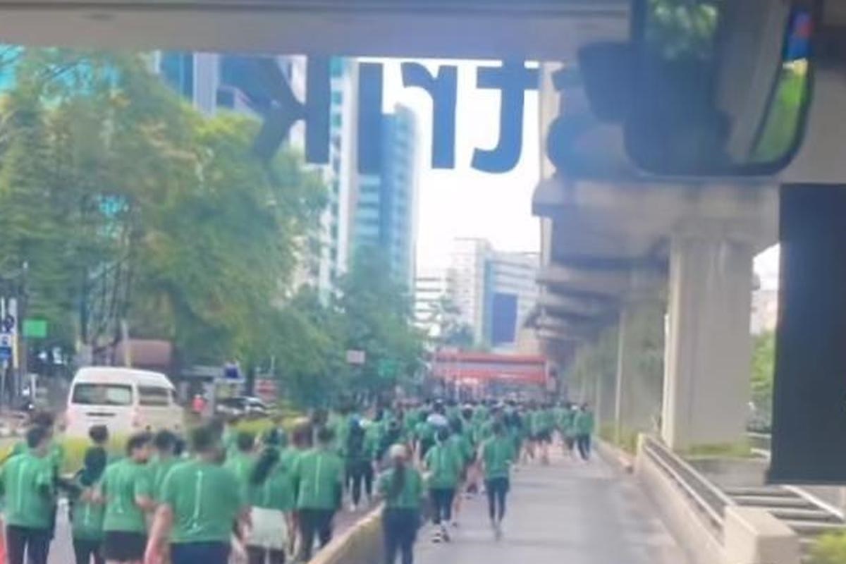 Heboh Rombongan Pelari Pakai Jalur Bus, Pihak Transjakarta Tegas Bilang Begini