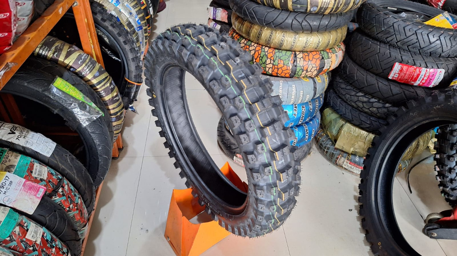 Dari yang Murah Sampai Mahal, Ini Daftar Harga Ban Buat Motor Trail