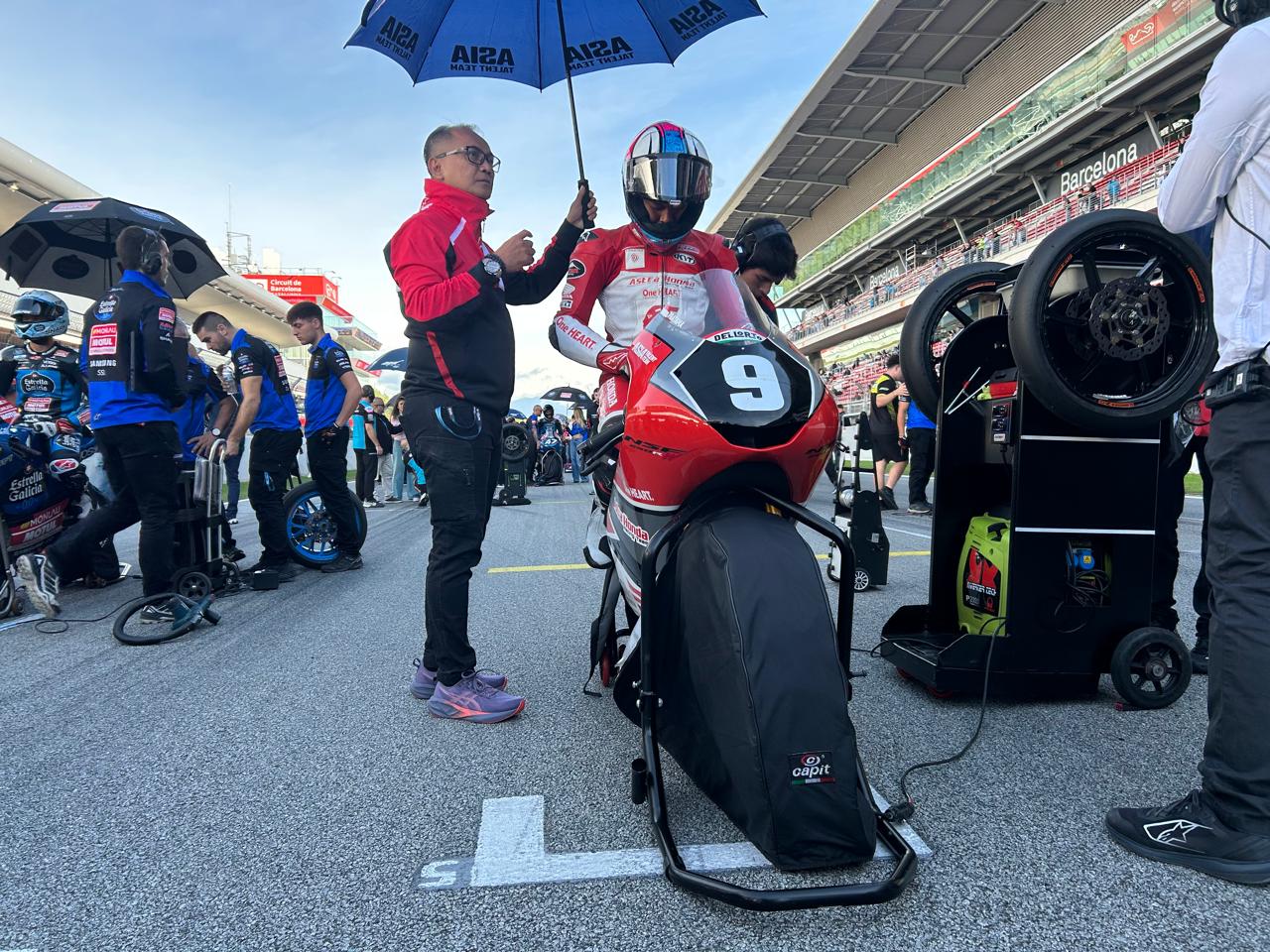 Ada Red Flag! Veda Ega Finish Posisi 6 dan 8 di FIM JuniorGP Catalunya