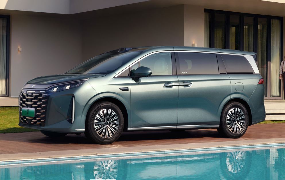 Jadi Lebih Irit dan Canggih, BYD Luncurkan Versi Baru Pesaing Darion dan Trio High MPV Jepang