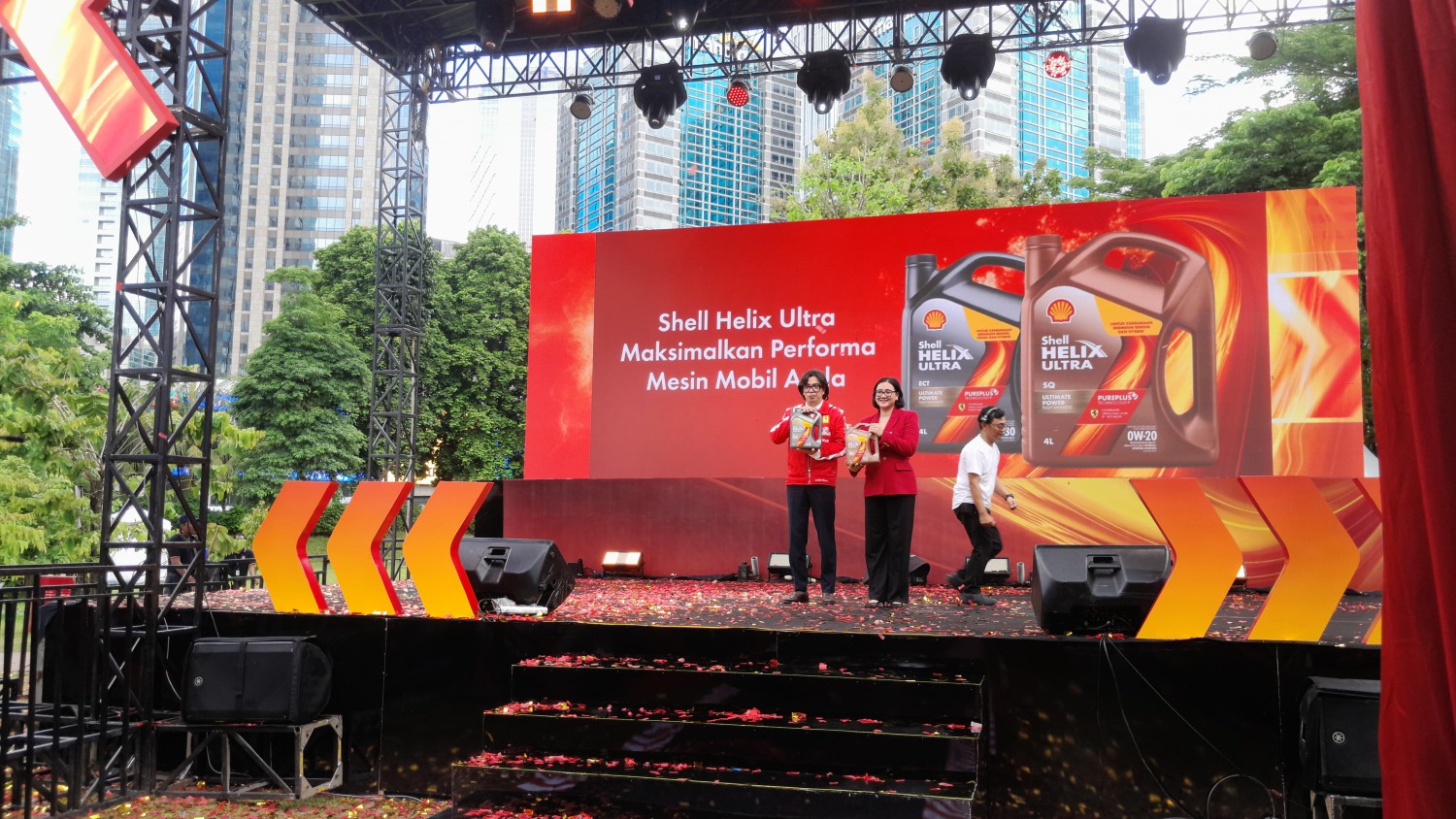 Shell Luncurkan Helix Ultra Baru, Bisa Buat Hybrid, Diesel Hingga Bensin