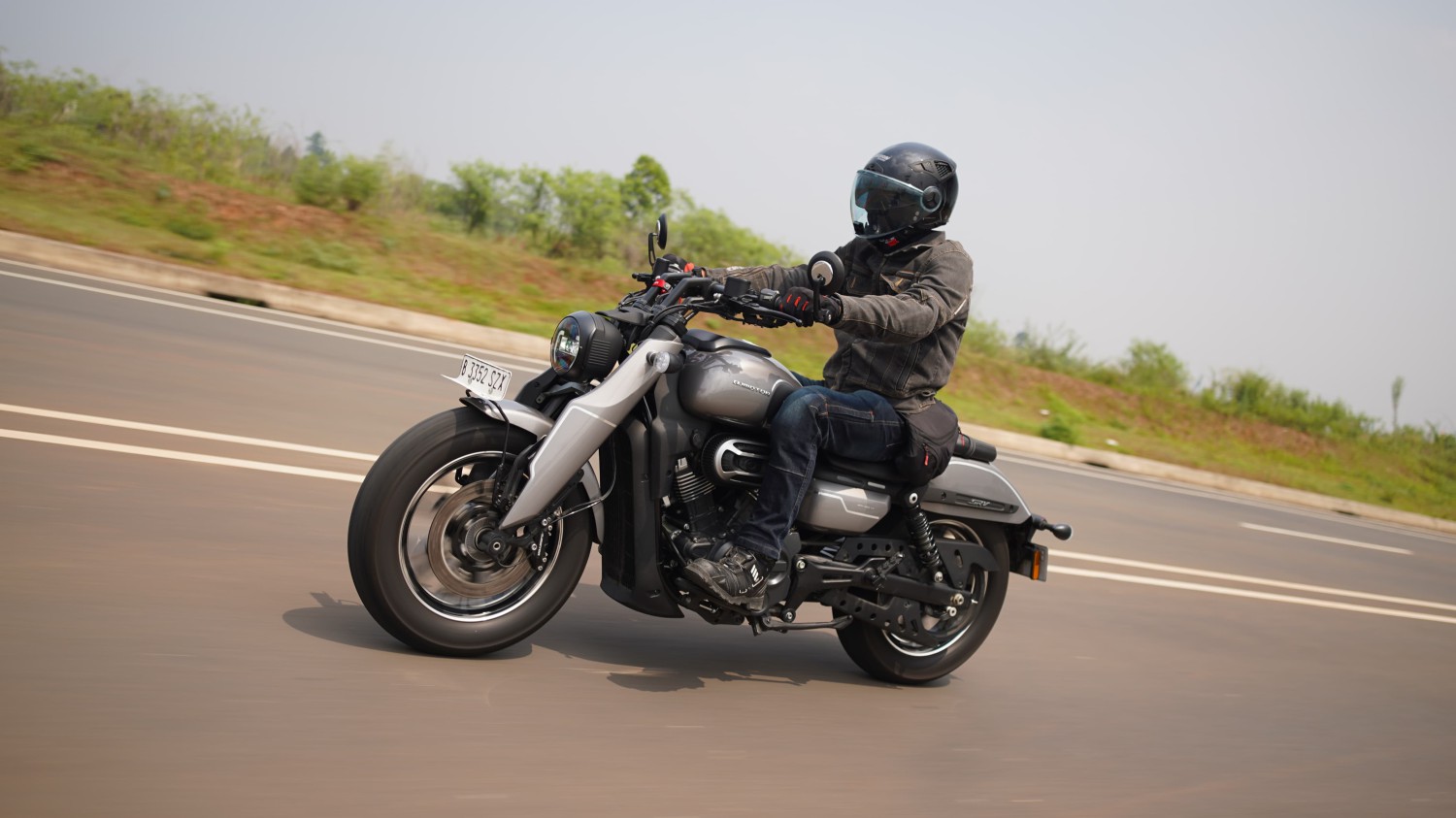 QJMotor Raih Dua Penghargaan di GridOto Award 2025