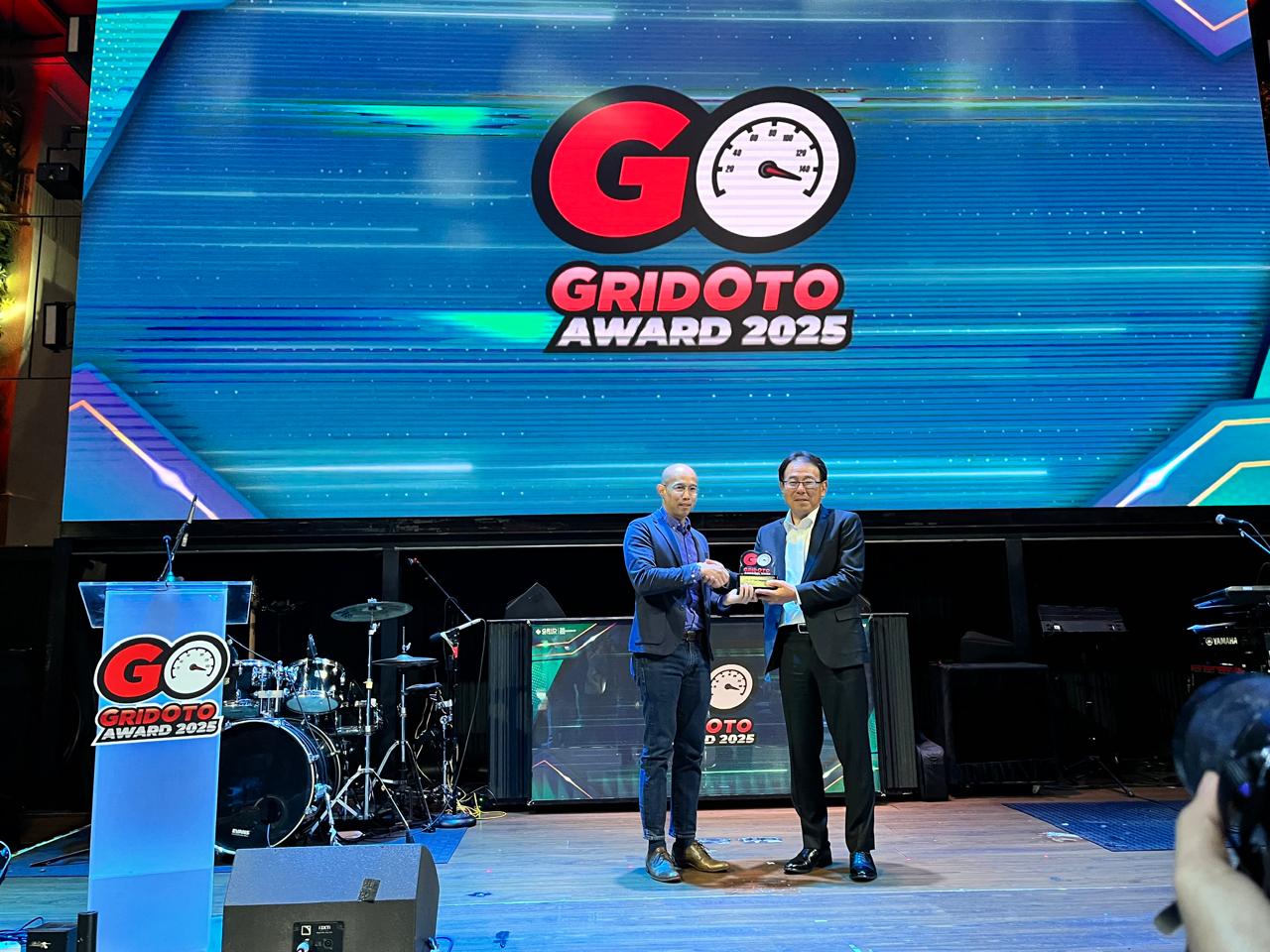 Mitsubishi Destinator, Mitsubishi, Destinator Raih Car of The Year GridOto Award 2025, Jadi Hadiah Perayaan 55 Tahun Mitsubishi di Indonesia