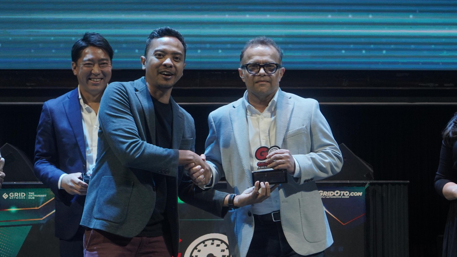 Hyundai Santa Fe Hybrid Raih The Best Large SUV GridOto Award 2025