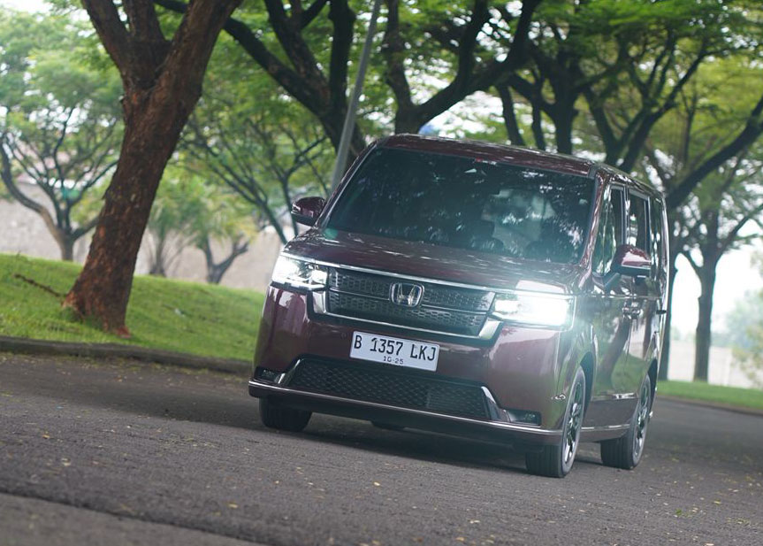 Kunci Sukses Honda Step WGN Hybrid, Best Medium MPV GridOto Award 2025