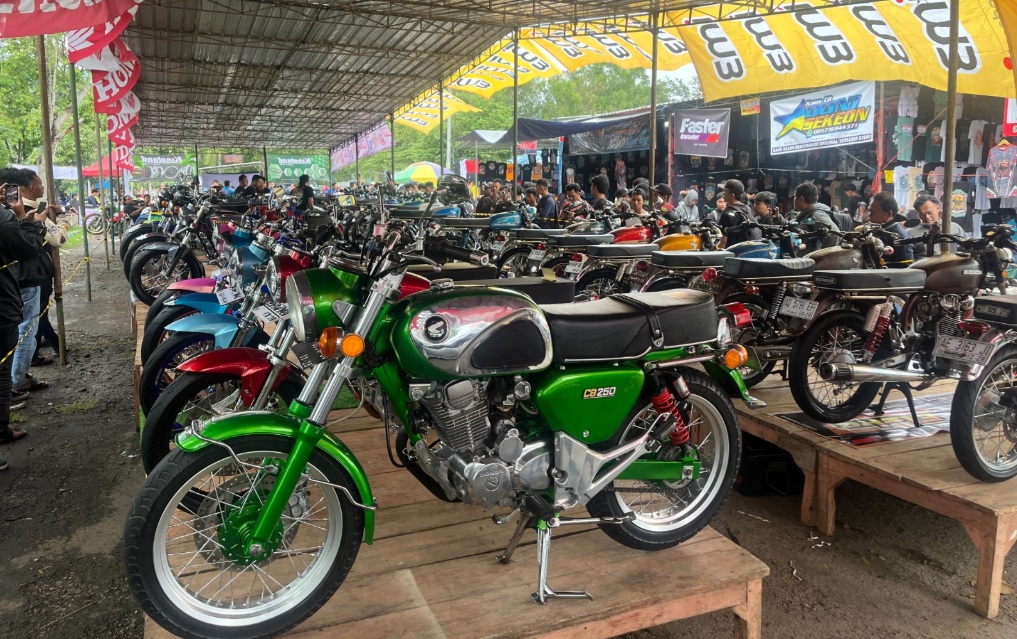 Honda, Nyeni Mase! Ribuan Honda CB Lawas Rayakan Anniversarry 2 Dekade di Wonogiri