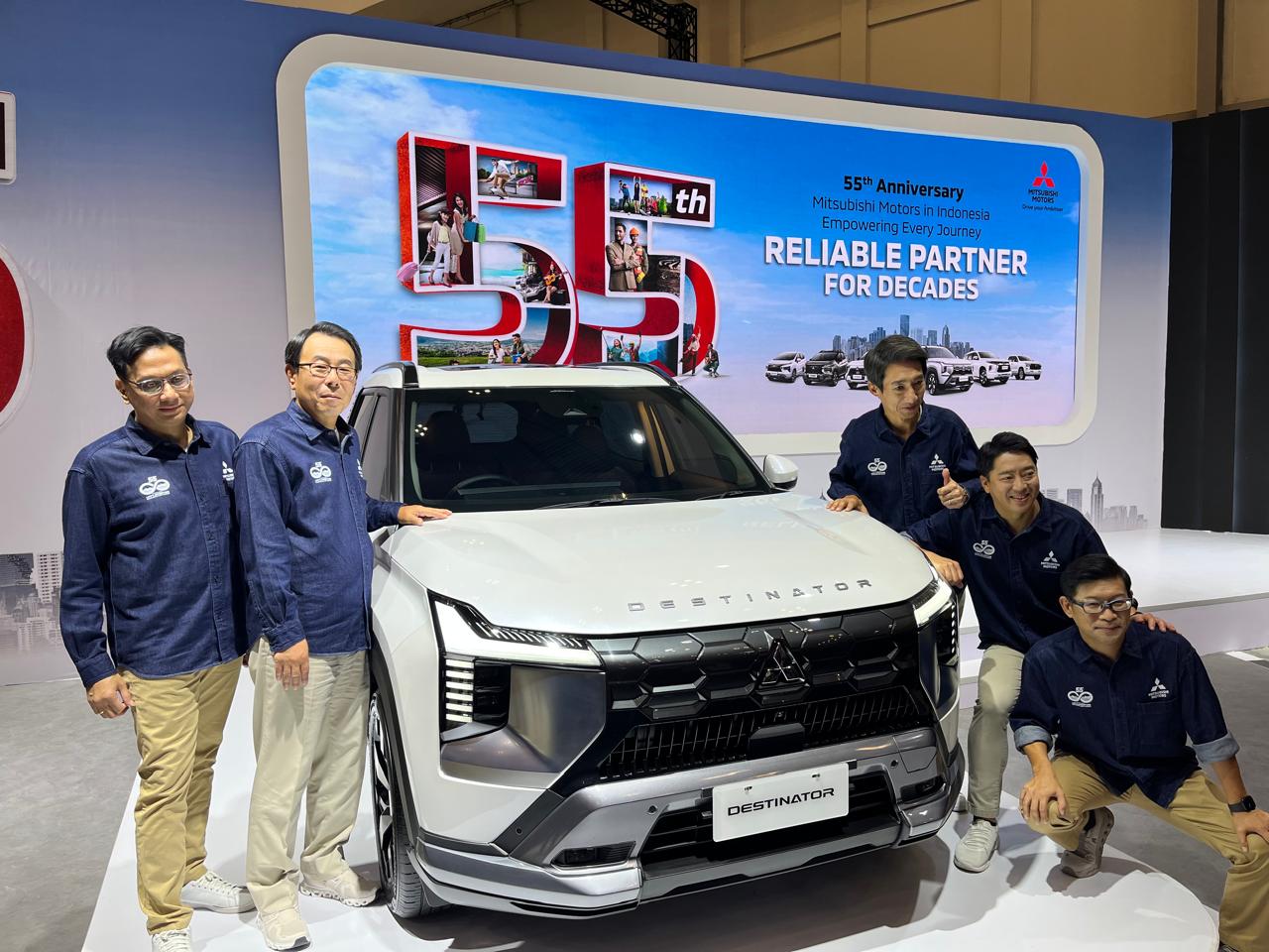 Hadir di GJAW 2025, Mitsubishi Bawa Car of The Year GridOto Award 2025