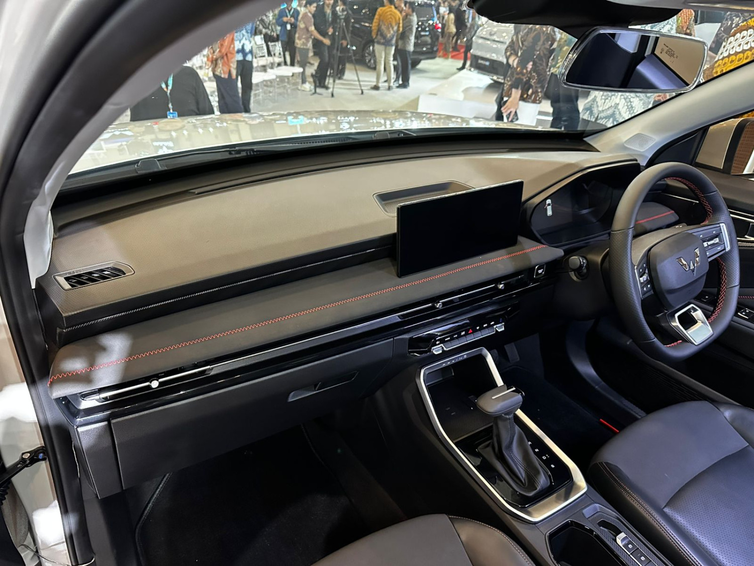Wuling Alvez S Diluncurkan di GJAW 2025, Ini Detail Ubahan dan Harganya