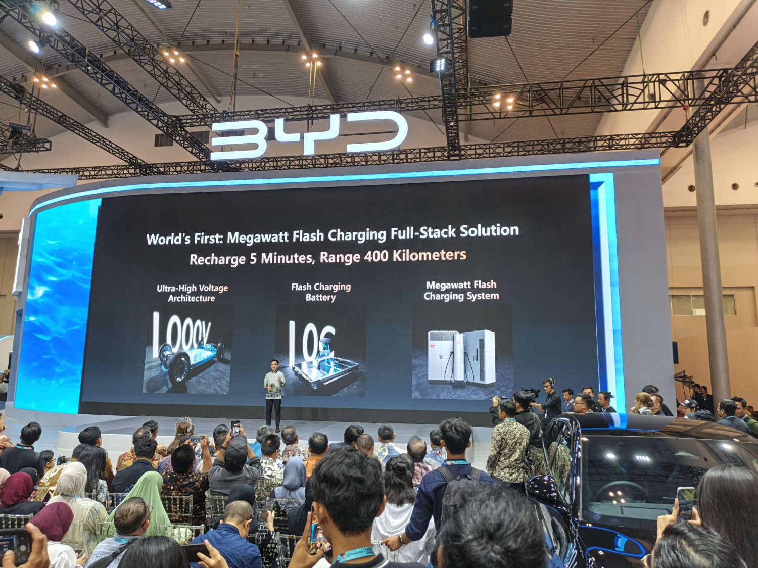 BYD, BYD di GJAW 2025, Perkenalkan Megawatt Charging Super Ngebut