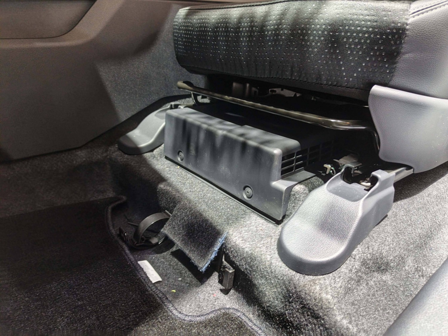 Baru Tahu, Ternyata di Sini Toyota Taruh Baterai Veloz Hybrid