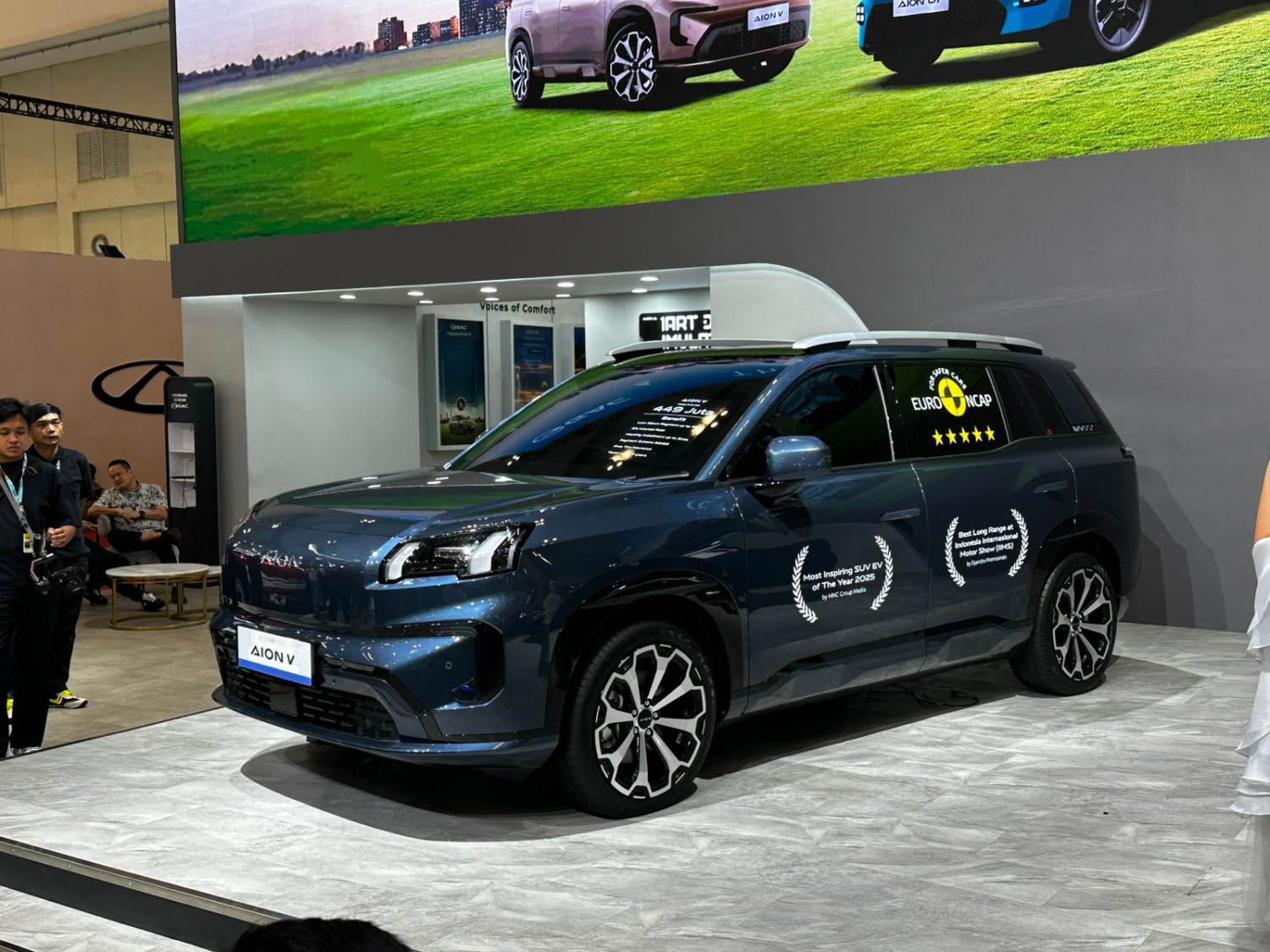 GAC Indonesia Buktikan Kenyamanan Mobil Listrik Adalah Seni Agung di GJAW 2025