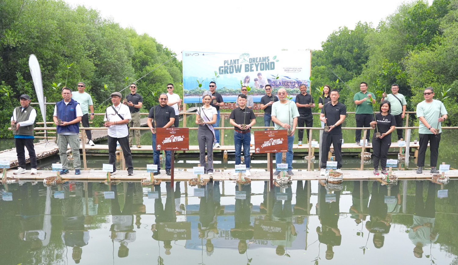 Misi Mulia Demi Bumi BYD dan Komunitas Beyond, Tanam 500 Bibit Mangrove di Angke PIK Jakut