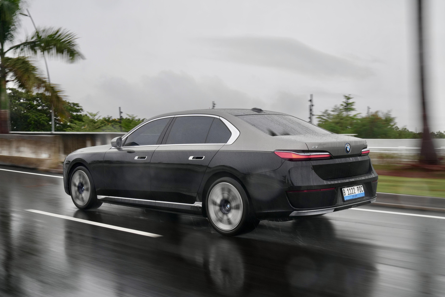 Cerdasnya BMW Dalam Penggunaan Fitur Canggih Pada Pintu i7 xDrive 60