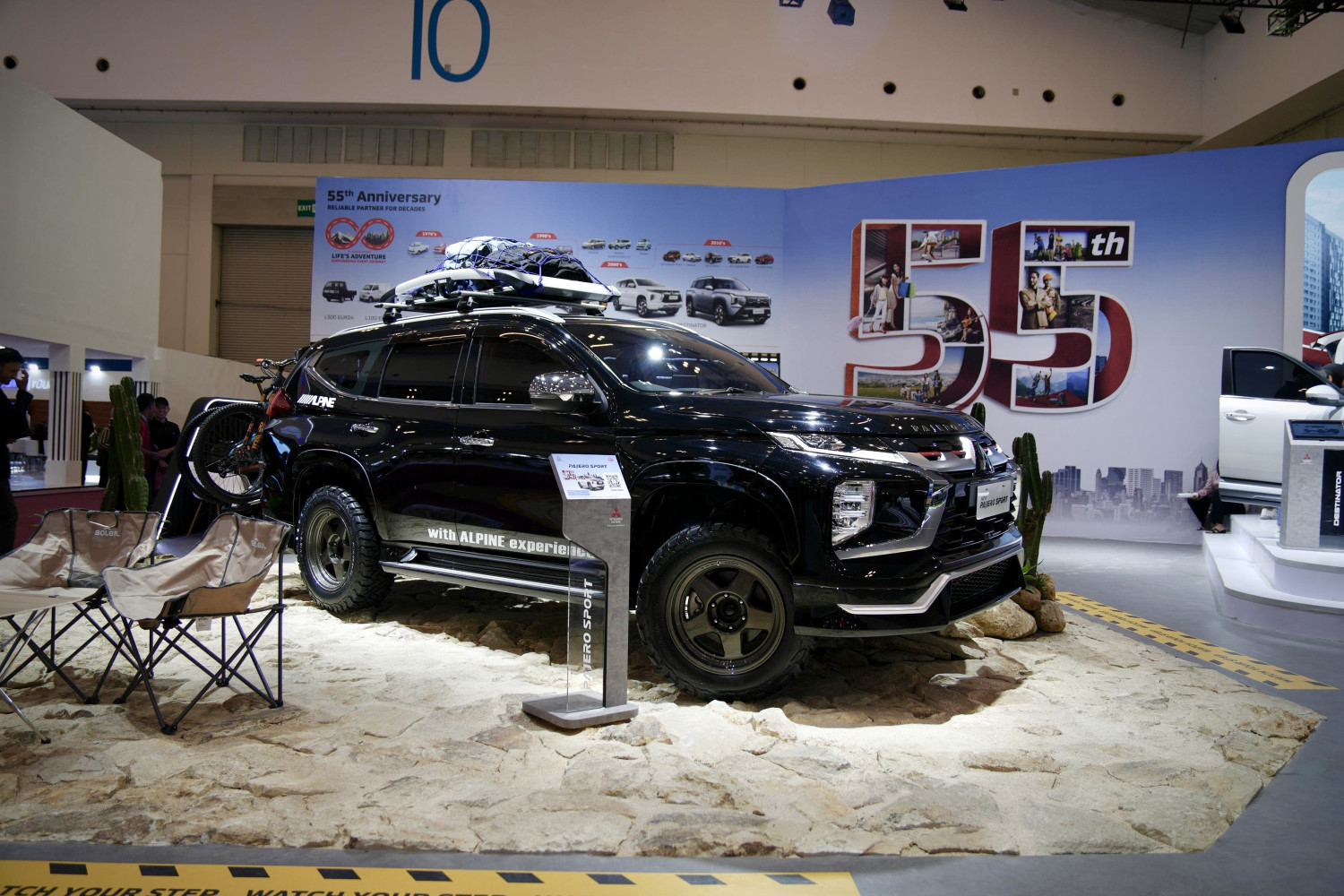 Gandeng Alpine, Mitsubishi Pajero Sport Tampil Ciamik Di GJAW 2025