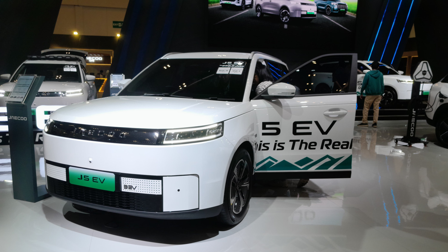 Jaecoo, J5 EV Jadi Sorotan, Jaecoo Tawarkan Promo Besar di GJAW 2025