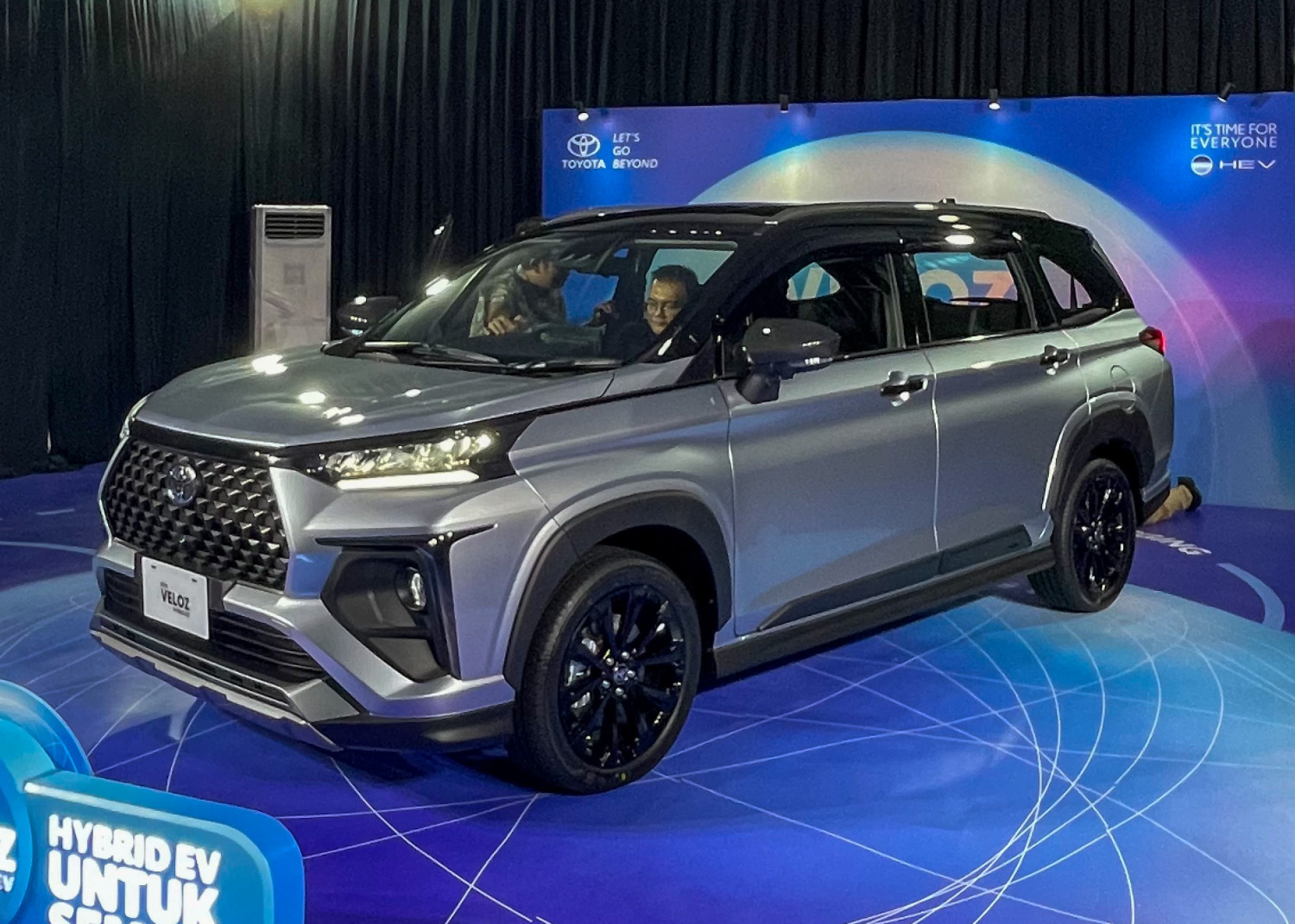 Banyak Bikin Penasaran, Veloz Hybrid Jadi Primadona Baru di Auto2000,
