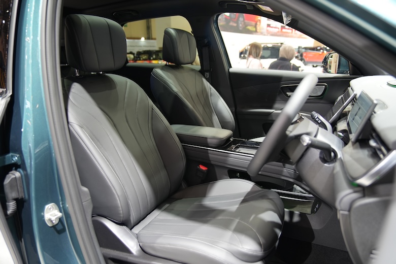 LEPAS L8 Tuai Perhatian, Punya Paduan Desain SUV Stylish dan Teknologi LEX Platform