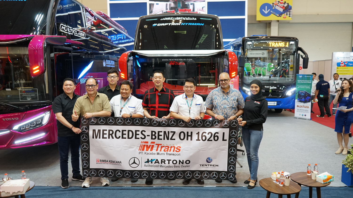 Mercedes-Benz, Dari Pameran BSD, Bus Mercedes-Benz Jadi Sorotan Lewat Kolaborasi DCVI dan Karoseri Lokal