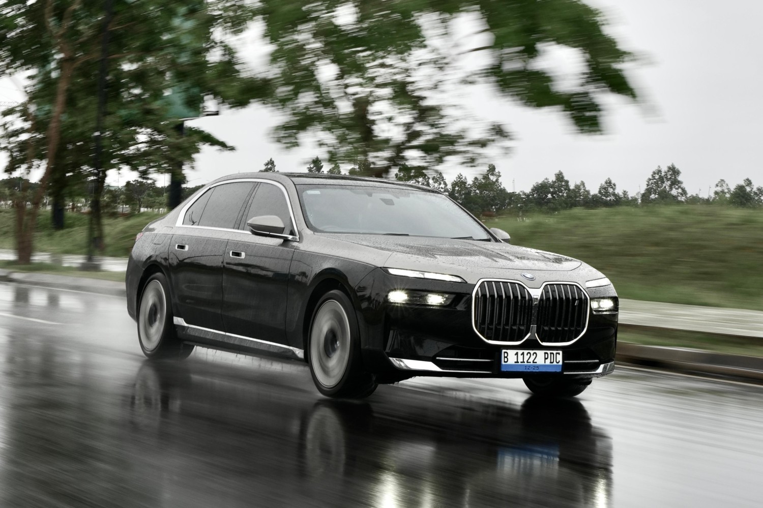 Harga Rp 3,5 Miliar, BMW i7 Tawarkan Kekedapan Kabin Bak Ruang VIP