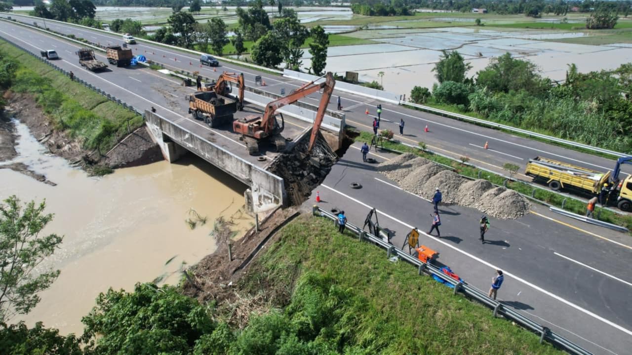Ruas Tol Medan Amblas Akibat Banjir, Ini Target Perbaikan Jasa Marga